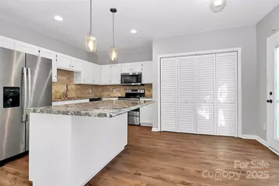 9449 Kings Falls Drive, Charlotte, NC 28210 - Photo 14