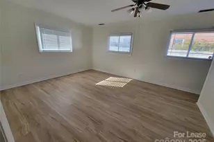 6539 Louglen Cir, Charlotte, NC 28212 - Photo 8