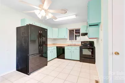 125 Freedom Road, Hendersonville, NC 28792 - Photo 14