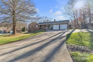 222 Brentwood Dr, Maiden, NC 28650 - Photo 2