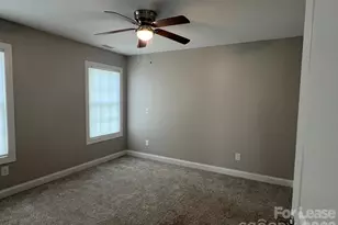 1086 20th St NE, Hickory, NC 28601 - Photo 10