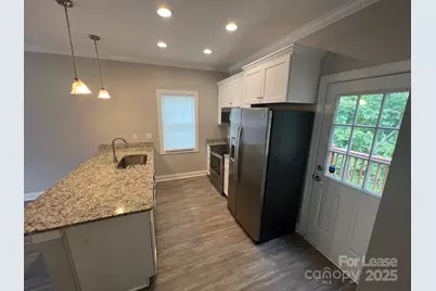 1086 20th Street NE, Hickory, NC 28601 - Photo 4