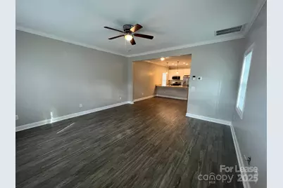 1086 20th Street NE, Hickory, NC 28601 - Photo 2