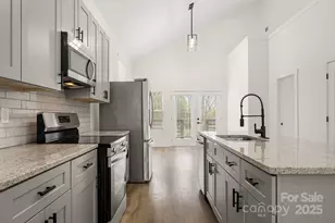 2805 Old Steele Creek Rd, Charlotte, NC 28208 - Photo 10