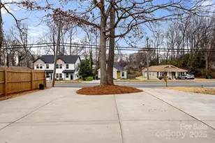 2805 Old Steele Creek Rd, Charlotte, NC 28208 - Photo 4