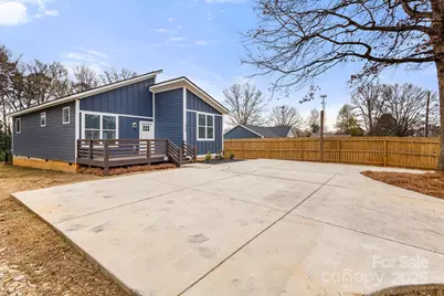 2805 Old Steele Creek Road, Charlotte, NC 28208 - Photo 2