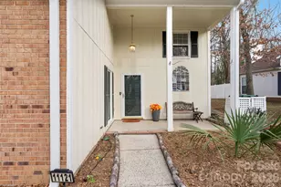11121 Sevilla Ct, Charlotte, NC 28226 - Photo 2