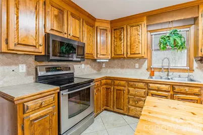 8230 Quail Hollow Drive, Harrisburg, NC 28075 - Photo 10