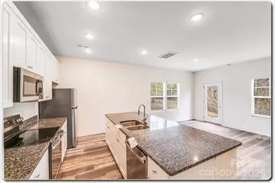 615 11th Street SW, Hickory, NC 28602 - Photo 4