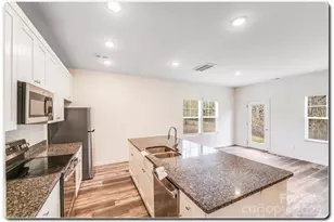 615 11th St SW, Hickory, NC 28602 - Photo 4