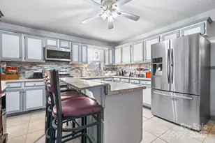 14 Berkley Ave, Granite Falls, NC 28630 - Photo 4