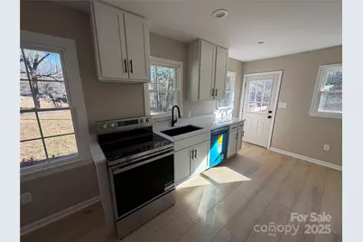 1640 1st Street Circle SE, Hickory, NC 28602 - Photo 16