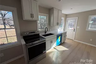 1640 1st St Cir SE, Hickory, NC 28602 - Photo 16