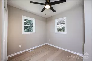 1640 1st St Cir SE, Hickory, NC 28602 - Photo 20