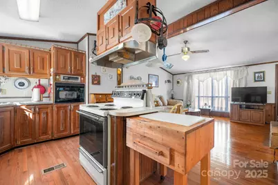 7236 Corn Hill Road, Connelly Springs, NC 28612 - Photo 8