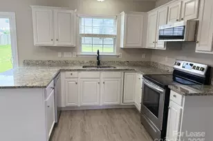 2303 Highland Park Dr, Charlotte, NC 28269 - Photo 10