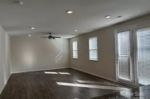 7121 Maple Run Cir, Charlotte, NC 28215 - Photo 16