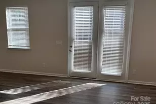 7121 Maple Run Cir, Charlotte, NC 28215 - Photo 10