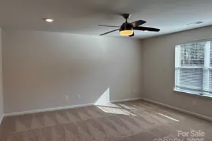 7121 Maple Run Cir, Charlotte, NC 28215 - Photo 20