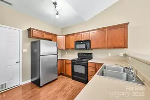 78 Woodcreek Cir, Swannanoa, NC 28778 - Photo 4