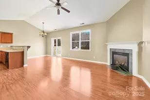78 Woodcreek Cir, Swannanoa, NC 28778 - Photo 2