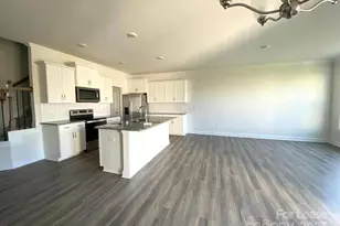 17 Cedar Hl Rd, Hendersonville, NC 28792 - Photo 2