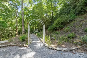 141 Wildflower Rd, Spruce Pine, NC 28777 - Photo 4