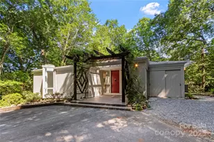 141 Wildflower Rd, Spruce Pine, NC 28777 - Photo 2