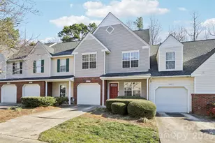 10213 University Park Ln, Charlotte, NC 28213 - Photo 2