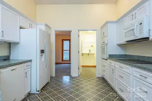 2 Woodburn Ct, Swannanoa, NC 28778 - Photo 6