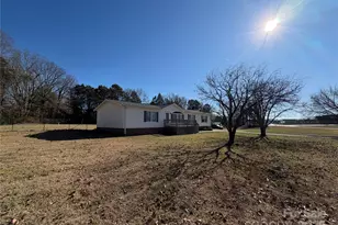 102 Beechwood Dr, Salisbury, NC 28147 - Photo 2