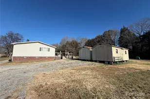 102 Beechwood Dr, Salisbury, NC 28147 - Photo 4