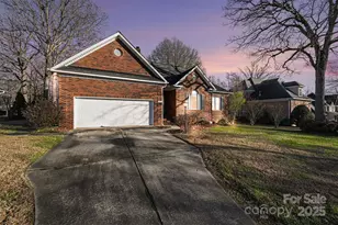 1915 Millbrook Ln, Matthews, NC 28104 - Photo 32