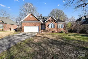 1915 Millbrook Ln, Matthews, NC 28104 - Photo 4