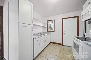 2621 Druid Hls Wy, Charlotte, NC 28206 - Photo 16