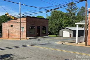 157 N Main St, Bostic, NC 28018 - Photo 4