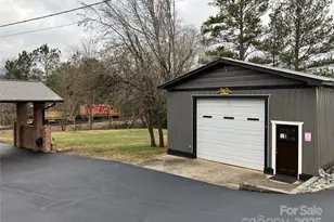 157 N Main St, Bostic, NC 28018 - Photo 10