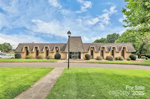 1810 Sabrina Ct, Charlotte, NC 28210 - Photo 2