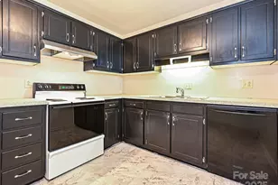 1810 Sabrina Ct, Charlotte, NC 28210 - Photo 16