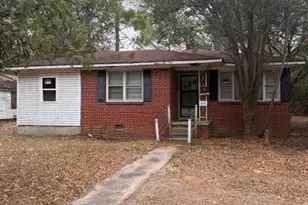 606 N Patterson St, Maxton, NC 28364 - Photo 2