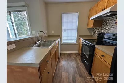 6354 Windsor Gate Lane, Charlotte, NC 28215 - Photo 8