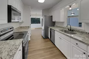 1057 Honeybee Trl, Fort Mill, SC 29715 - Photo 10