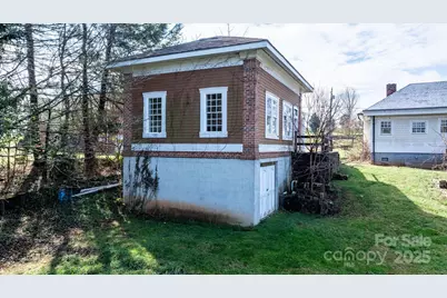 335 Eastview Street, Morganton, NC 28655 - Photo 8