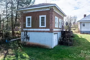 335 Eastview St, Morganton, NC 28655 - Photo 8