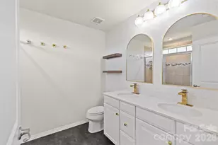 4248 Audubon Pk Dr, Charlotte, NC 28217 - Photo 18