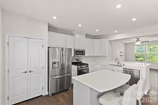 4248 Audubon Pk Dr, Charlotte, NC 28217 - Photo 10