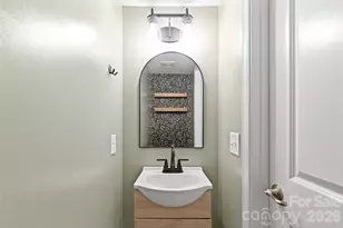 4248 Audubon Pk Dr, Charlotte, NC 28217 - Photo 6