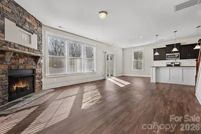 10004 Michael Crossing Drive, Charlotte, NC 28213 - Photo 8