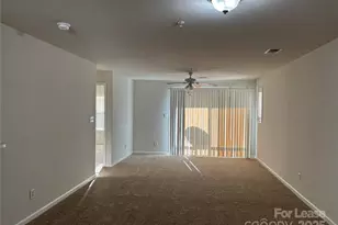 938 Plaza Walk Dr, Charlotte, NC 28215 - Photo 2