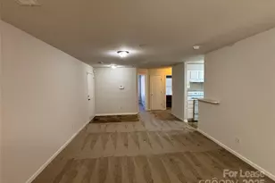 938 Plaza Walk Dr, Charlotte, NC 28215 - Photo 4